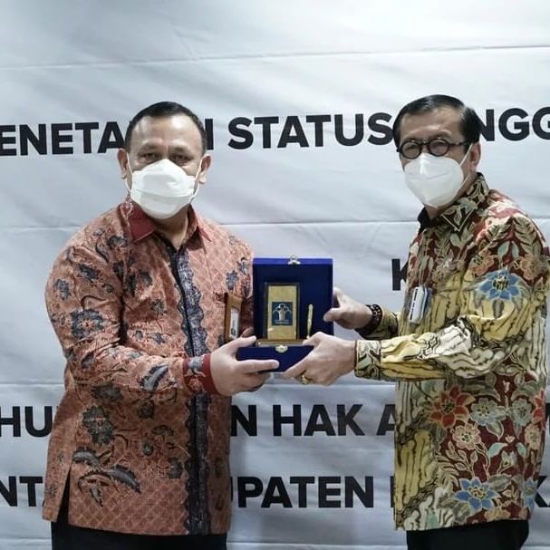 KEMENKUMHAM TERIMA HIBAH 8 MOBIL RAMPASAN KPK, YASONNA: UNTUK TINGKATKAN LAYANAN PUBLIK