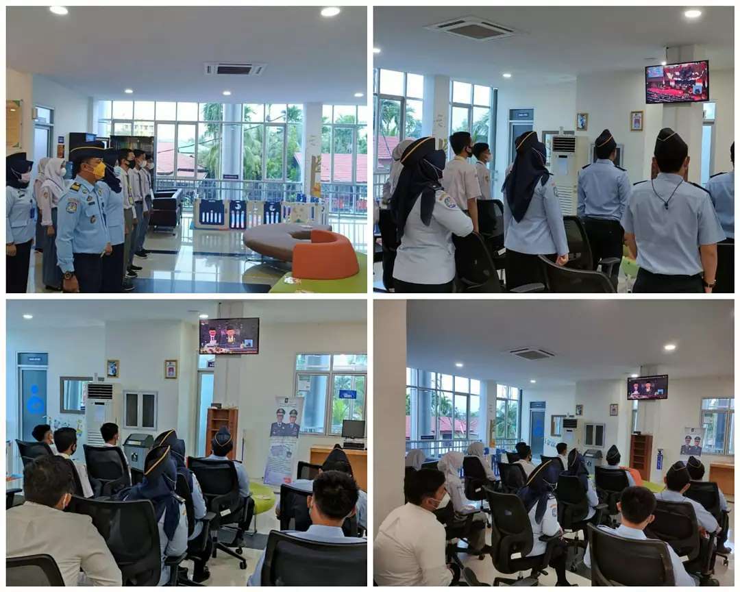 Mengikuti acara pidato kenegaraan oleh presiden Jokowi Widodo