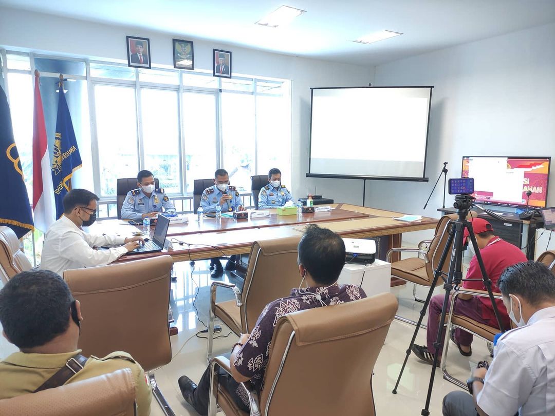 Kegiatan Sosialisasi Penggunaan Aplikasi Pelaporan Orang Asing (APOA) di Ruang Rapat Tembakul.